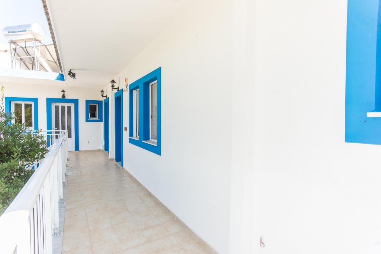 Blue White Apartments Spartia  Exterior photo